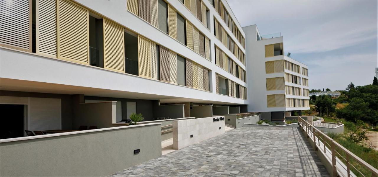 Luxury Apartment 4Seasons With Garage Split Exterior photo