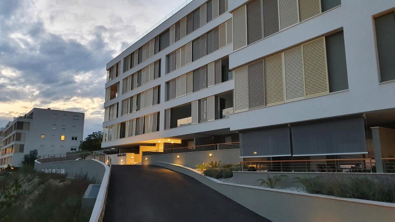 Luxury Apartment 4Seasons With Garage Split Exterior photo